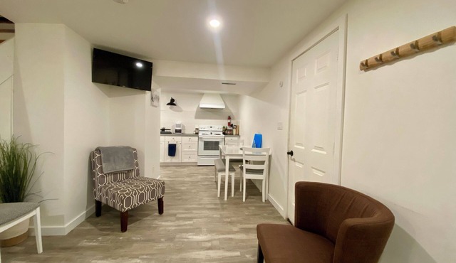 A short walk to the beach and downtown! Pet friendly, hiking, paddling, skiing!