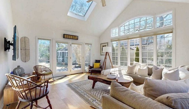 A well-appointed getaway near beach, Wifi, Gas grill, Fireplace in Chatham