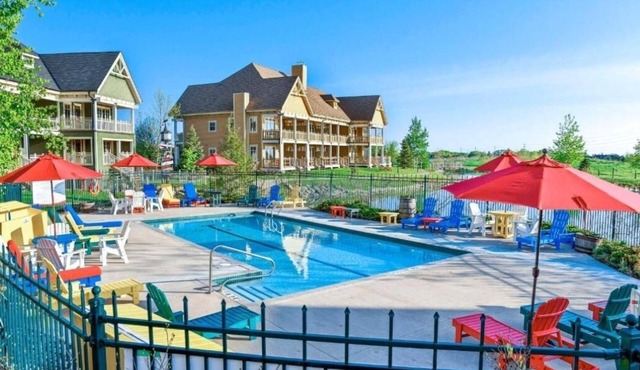 Adventure-Ready Mountain Retreat w/Seasonal Pool, Hot Tubs & Hiking Trails