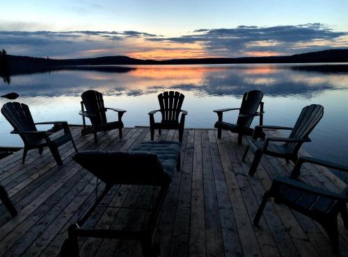 Algonquin Island 'Luxe' Cottage at the edge of the Park