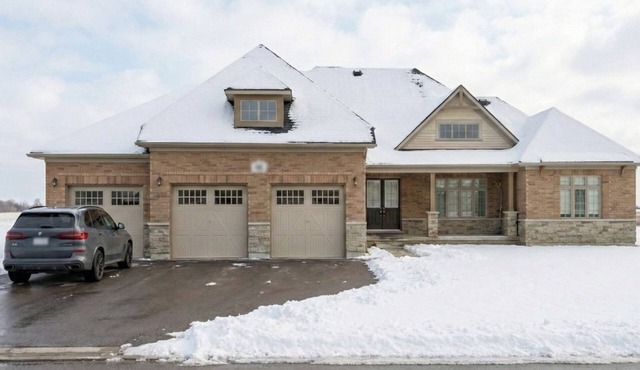 All-Season Lakeview Retreat – Prince Edward County