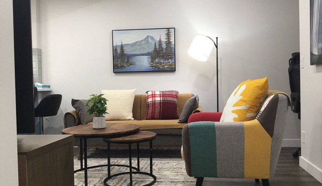 Almost Heaven- Near Spruce Meadows, Banff - Sleeps 8