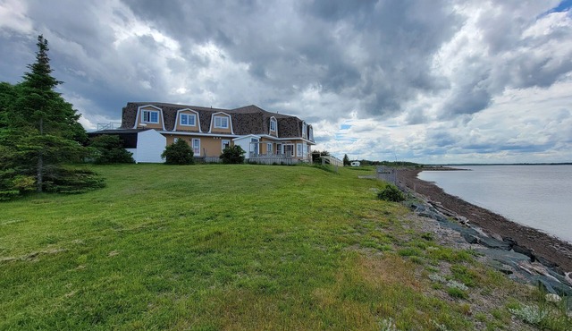 Amazing ocean views in tranquil acadian village.