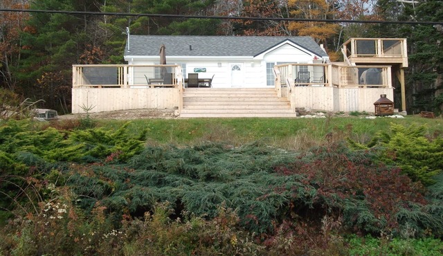 Amazing Ocean-view just steps to Fox Point Beach! in Hubbards