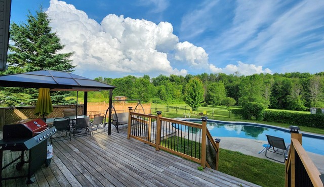 Amazing Private Pool at 4BR/3WR Cottage + Close By Beaches, Parks, Marine