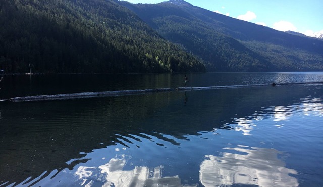 An outdoor adventure or a quiet retreat? The Swan House is perfect for both.
