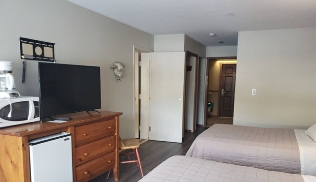 Apex Mountain Inn 1 Bdrm Suite 205-206 1 Bedroom Condo by Redawning