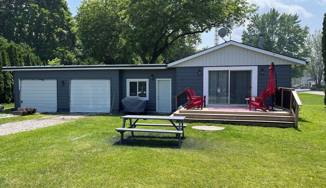 Awesome 3 bedroom cottage located close to Lake Huron. Watch the sunset off deck