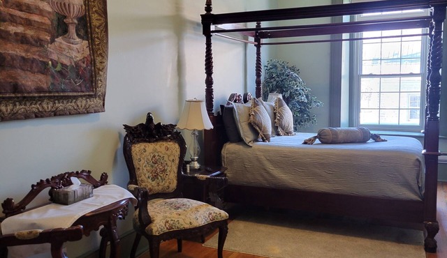 Baldachin Inn