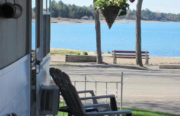 Balm Beach Resort and Motel