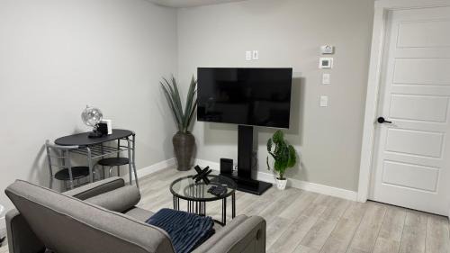 Basement Suite on Sheriff King Street SW Calgary