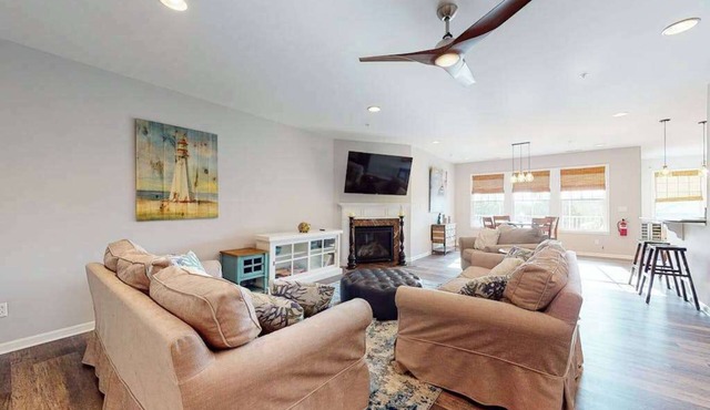 Bayside Resort condo - fireplace, central AC & private W/D - pools, gym & golf in Selbyville