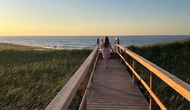 Beachside Cottage Escape - Front row Seats to the Most Picturesque Shore in PEI in Kensington