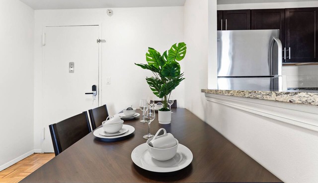 Beautiful 2bd/1.5ba Next to BU 74c3 in Boston