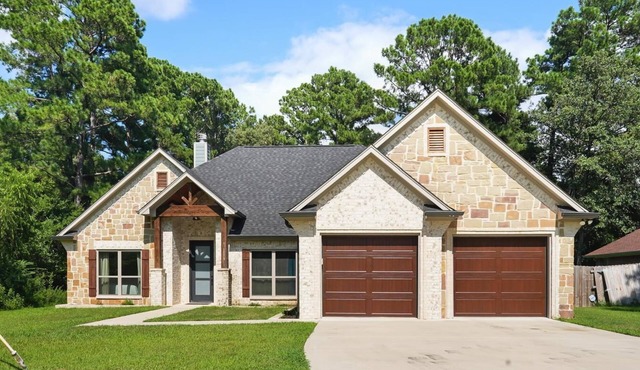 Beautiful 3-bedroom, 2 Bath New Build Home on Lake Palestine with WiFi, AC in Flint