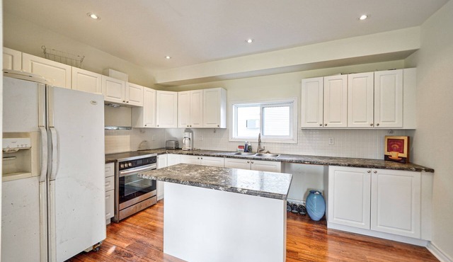 Beautiful 3 BR home in Pickering village near Stouffville in Pickering