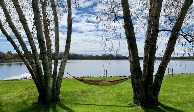 Beautiful 4 Bedroom Cottage on BuckHorn Lake in Smith-Ennismore