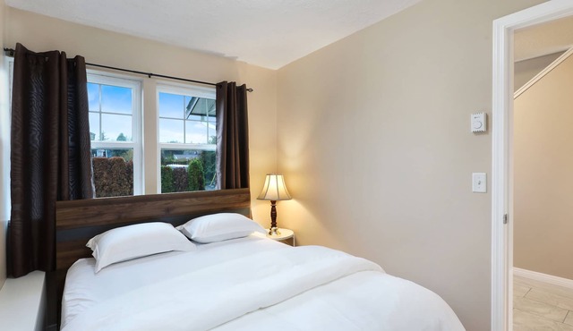 Beautiful 5 Bedroom in Perfect Location