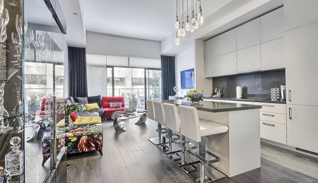 Beautiful apartment in the hart of Yorkville with a fully furnished balcony.