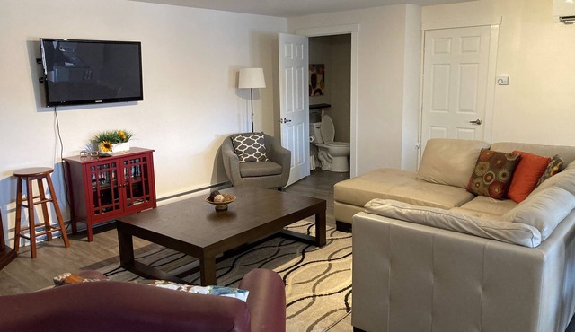 Beautiful Two Bedrooms and 2.5 Bathrooms - 30 Minutes from Dartmouth