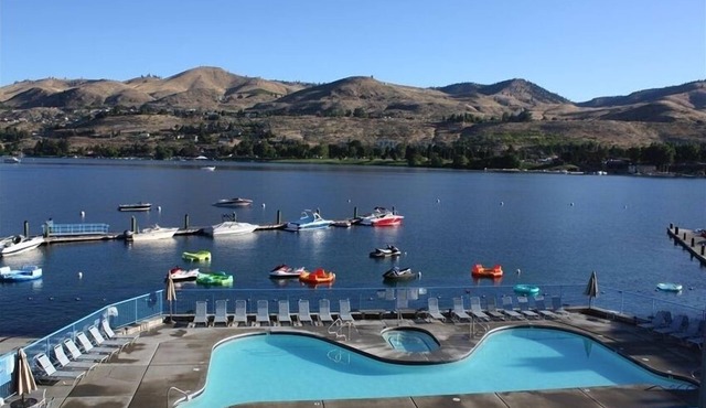 Beautiful Lake Chelan Condo, 2 Bedroom, 2 Bath, Sleeps 6. in Chelan