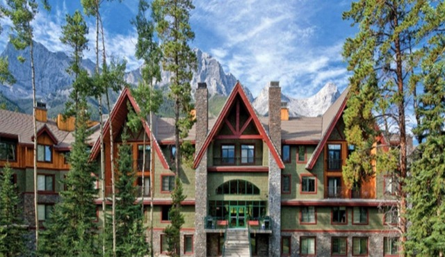 Beautiful Mountain Veiws! The perfect getaway, Amazing 1BR studio! HEATED Pool!!