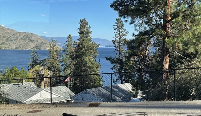 Beautiful Okanagan lake views from this immaculate 1 bedroom suite