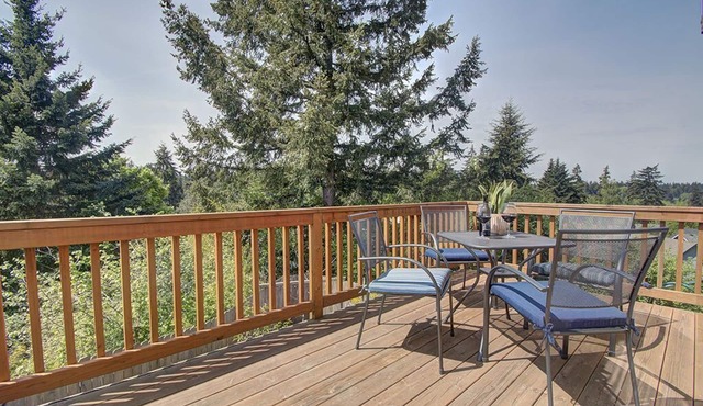 Beautiful & pet friendly! Close to Downtown and Hwy in Vancouver