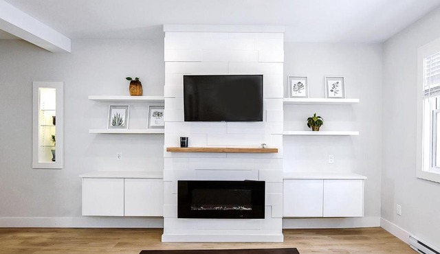 Beautiful South End Apartment - Includes parking!