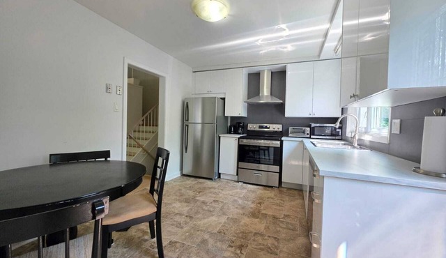 Beautiful spacious 4+1 house excellent location,2 full bathrooms parking area