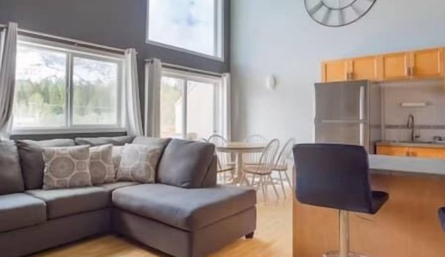 Beautiful Townhouse - Mountain Views - Sleeps 6