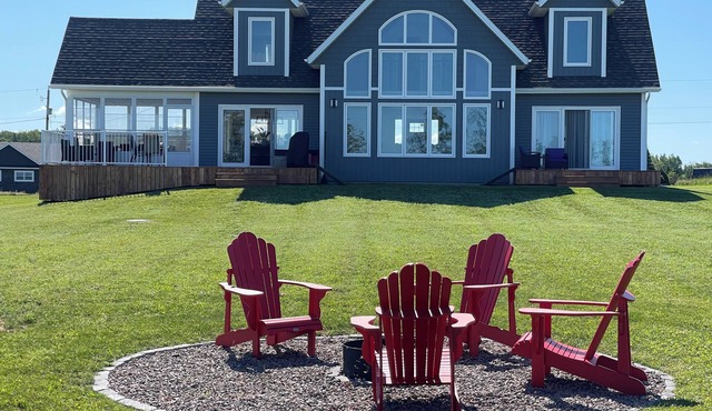 Beautiful waterfront vacation home near Cavendish. Sleeps 8.