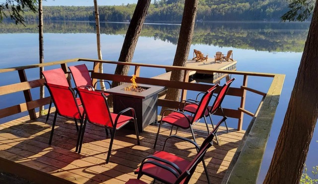 Beautiful Waterfront Cottage on Kennisis Lake