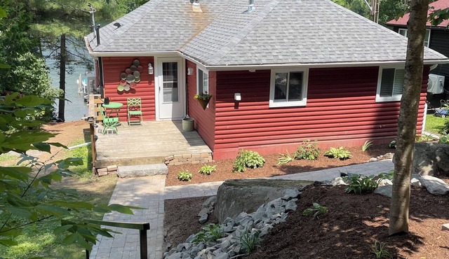 Beautifully Renovated Muskoka Cottage with Hot Tub on Pristine Skeleton Lake