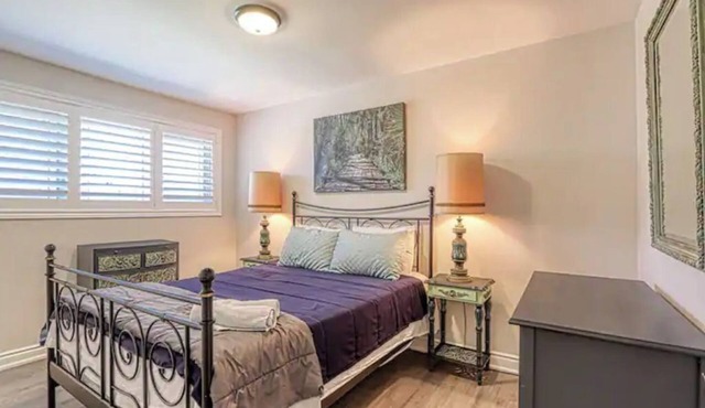 Beautifully Updated Bungalow Upper Portion