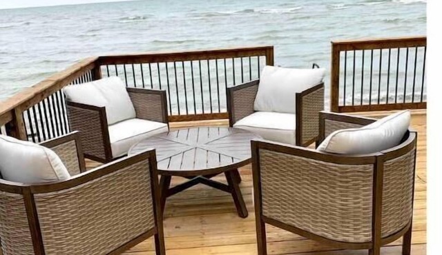 Bella Vista - Cedar Island , Kingsville Lakefront and private beach !