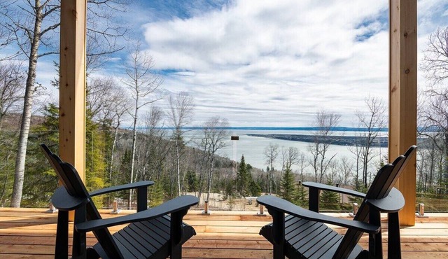 Bellevue 169: Luxe Chalet with Breathtaking Views