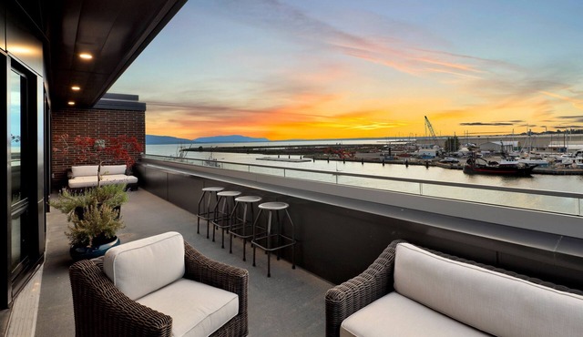 Bellingham Waterfront Penthouse Wraparound Balcony, Downtown & Near WWU in Bellingham