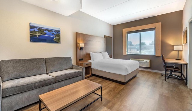 Best Western Plus 1000 Islands Hotel & Suites- Newly Renovated