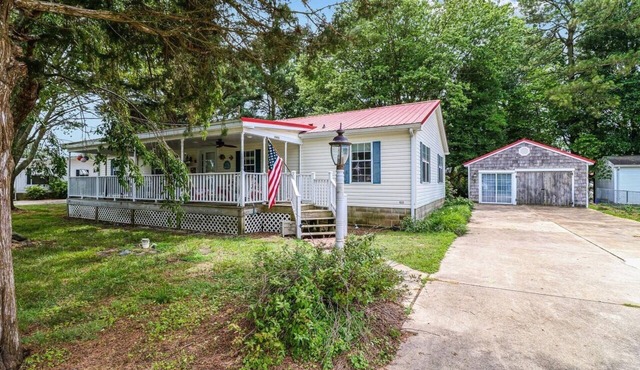 Bethany's Hidden Treasure and Hide Away 4Br that Sleeps 12 w/Game Room in Garage in Ocean View