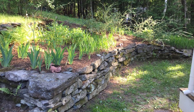 Better than a Hotel or Motel room. This lakefront studio is in a great location. in Winthrop