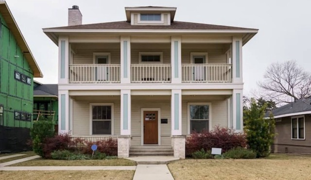 "Bishop Arts Retreat" - extended outdoor living space! in Dallas
