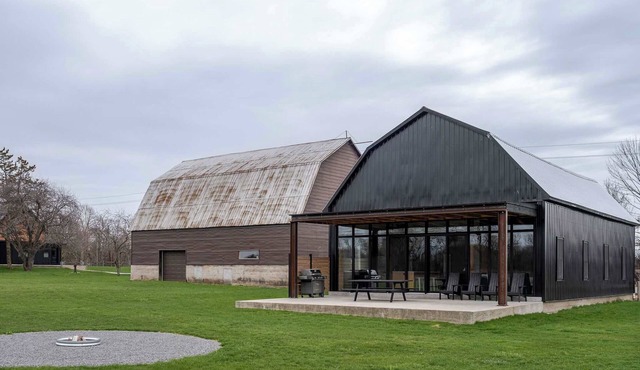 Black Ridge Barn - Minimalist Restored Barn