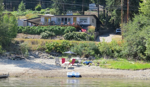 BLIND BAY BEACH HOUSE - Front Row Lake Views and Steps Away From the Water!