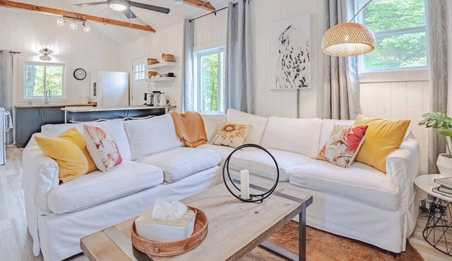 Blue Heron- Bright 2 Bedroom Cottage