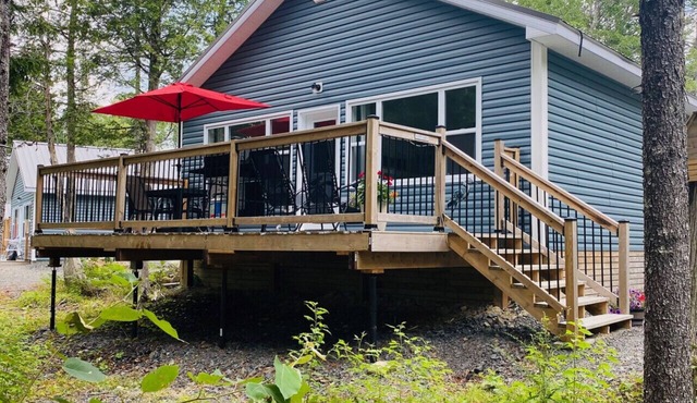 Blue Heron Cottage with waterfront