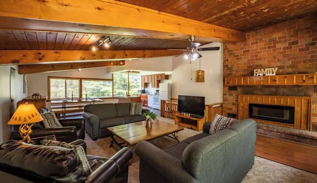 Blue Mountain Cottage, Private Beach Access, BBQ