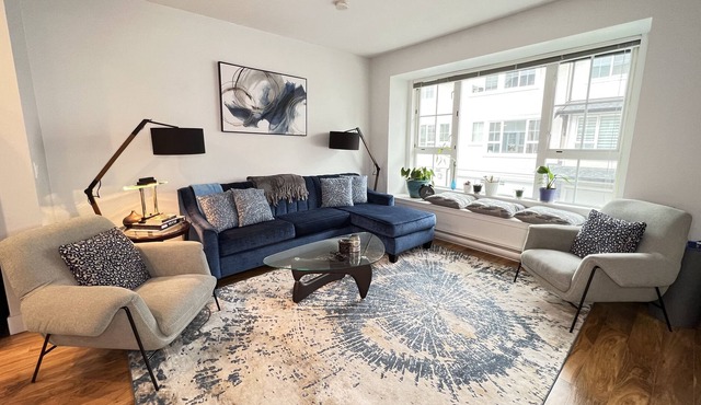 Blueprint Townhouse w/KING BD+Fast Wi-Fi+EV charging
