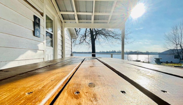 Bobcaygeon Resort - Cottage #2 (Sleeps 6)