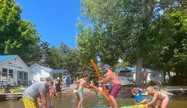 Bobcaygeon Resort - Cottage #5 (Sleeps 4)